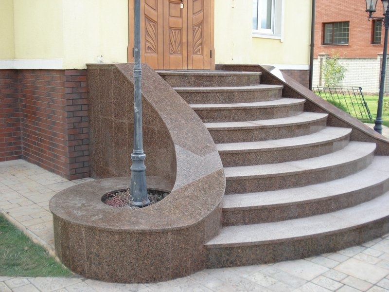 Уличные бетонные лестничные конструкции